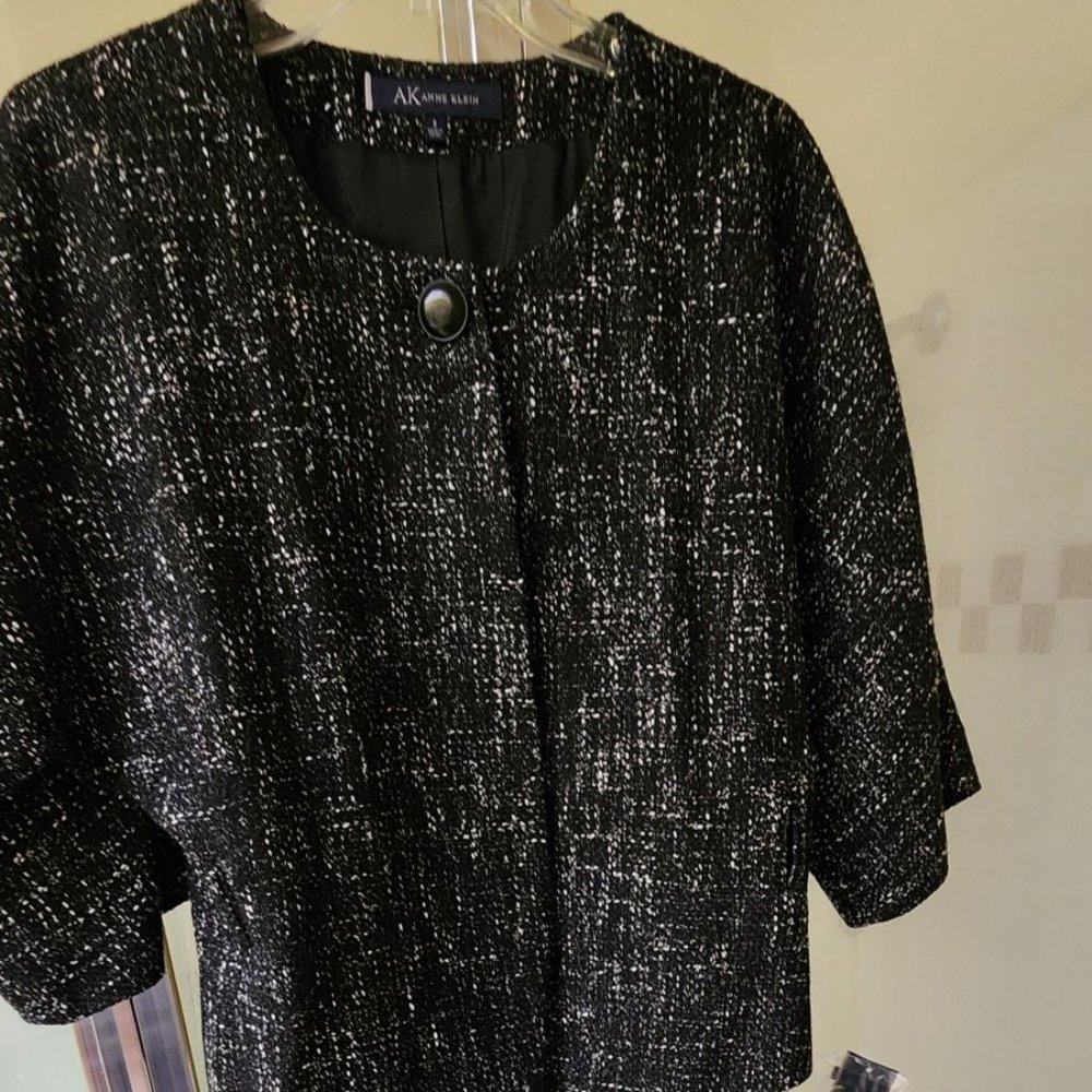 Anne Klein Black & White Jacket  Size 8, NWT